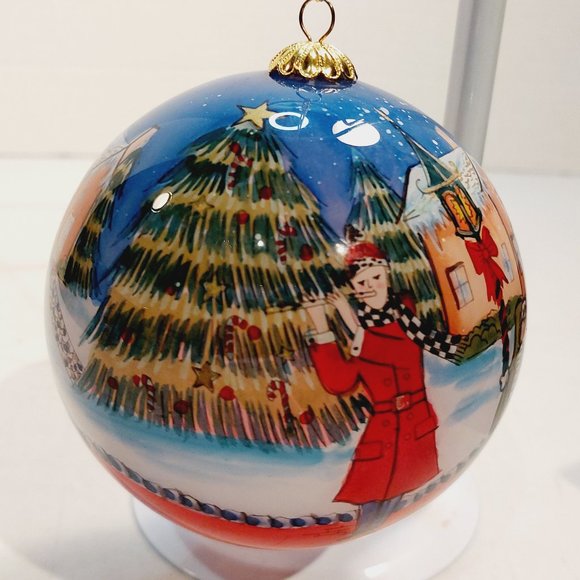 Pier 1 Li Bien large "Town Carolers" Reverse Painted Glass Christmas Ornament - Picture 4 of 8